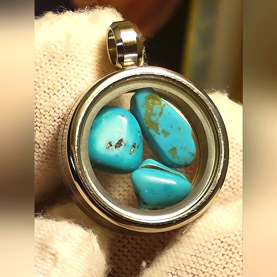 20mm Turquoise Crystal Pendant